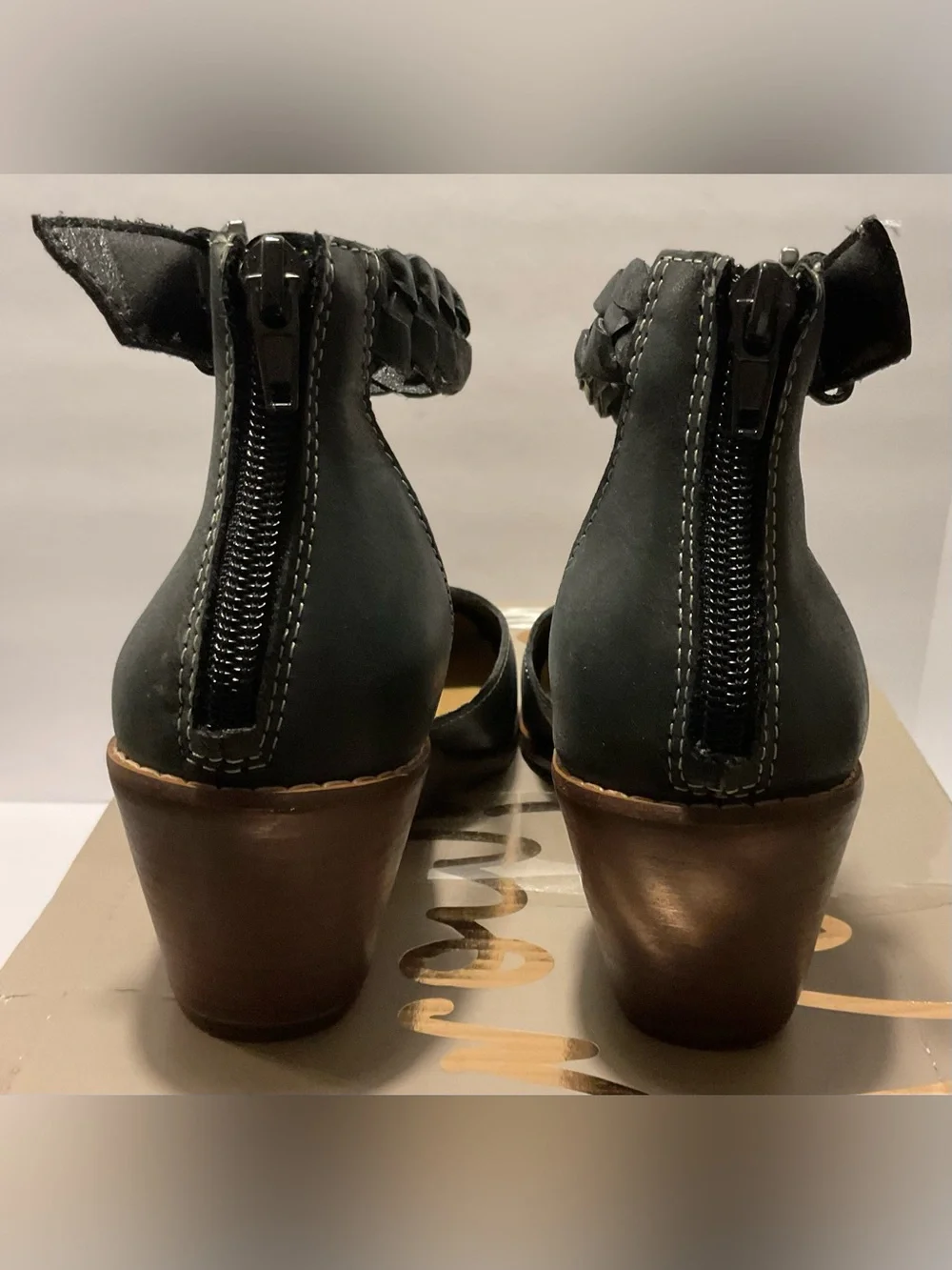 NWT - Crown Vintage ‘Lorelee’ Women's Wedge Pump, Black Leather, Sz 6